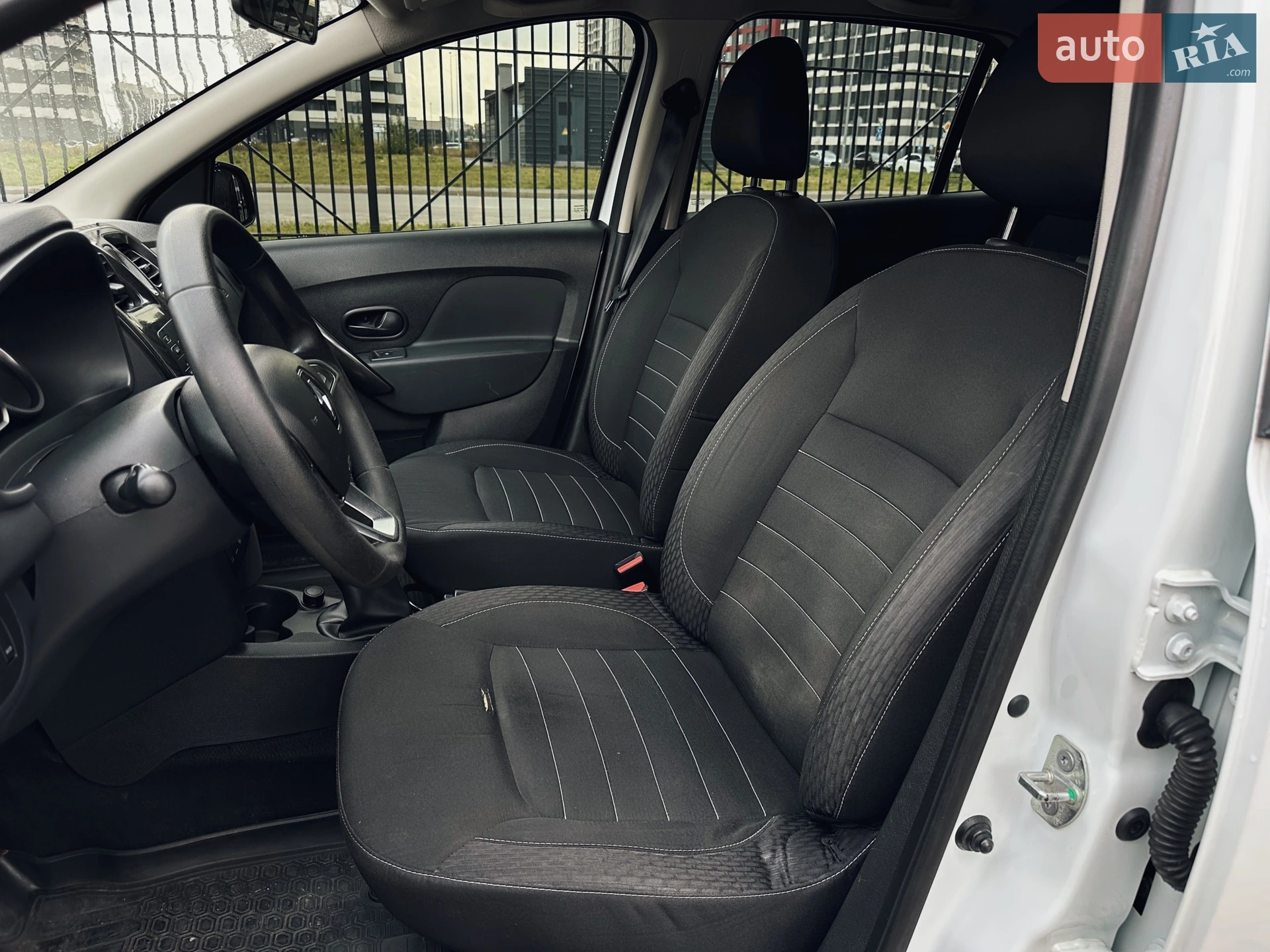 2021 Renault Logan - мініатюра 10