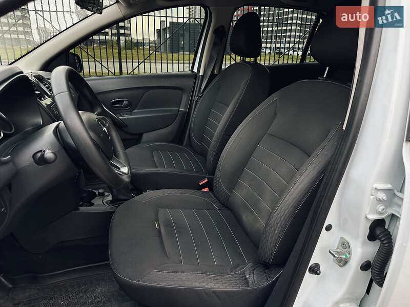 Седан Renault Logan 2021 в Киеве