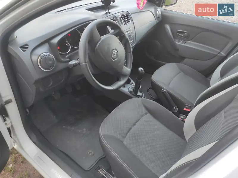 Renault Logan 2016
