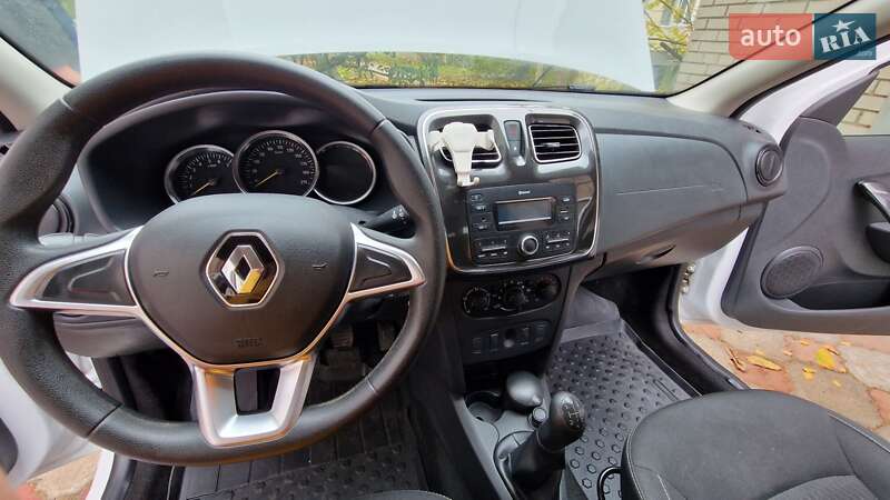 Седан Renault Logan 2018 в Тернополі