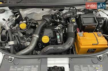 Седан Renault Logan 2013 в 
