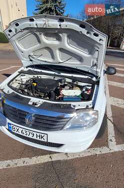 Седан Renault Logan 2011 в 