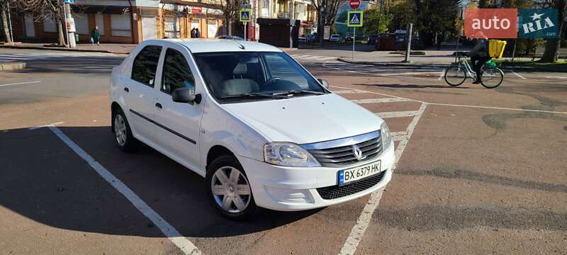Седан Renault Logan 2011 в 