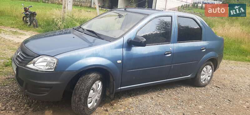 Седан Renault Logan 2011 в Яремче