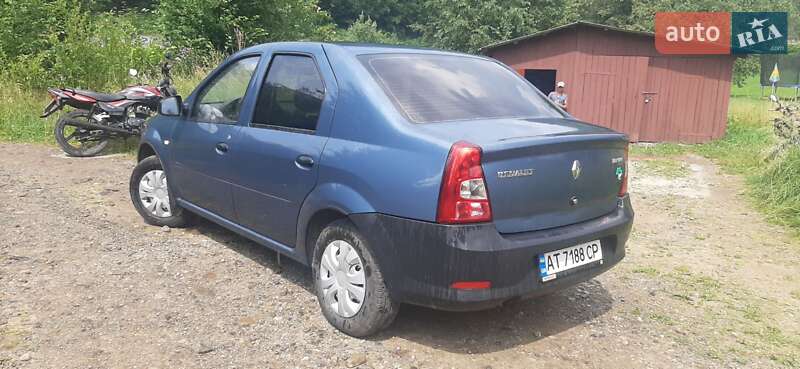Седан Renault Logan 2011 в Яремче