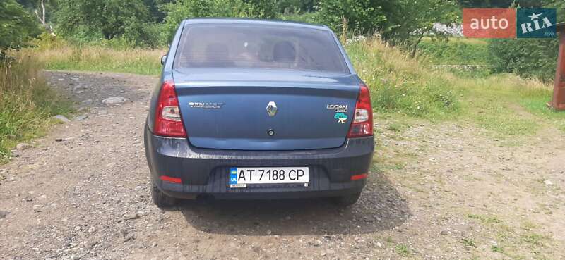 Седан Renault Logan 2011 в Яремче