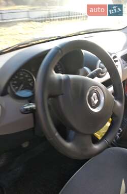 Седан Renault Logan 2012 в Турці