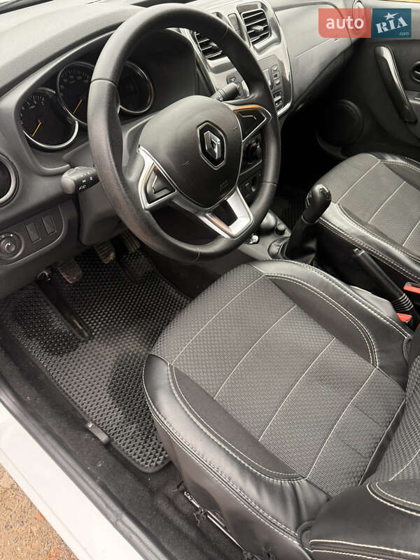 Седан Renault Logan 2019 в Львові