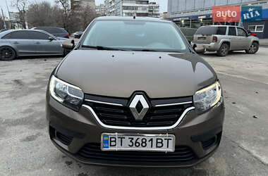 Седан Renault Logan 2018 в 
