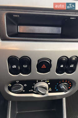Седан Renault Logan 2009 в 