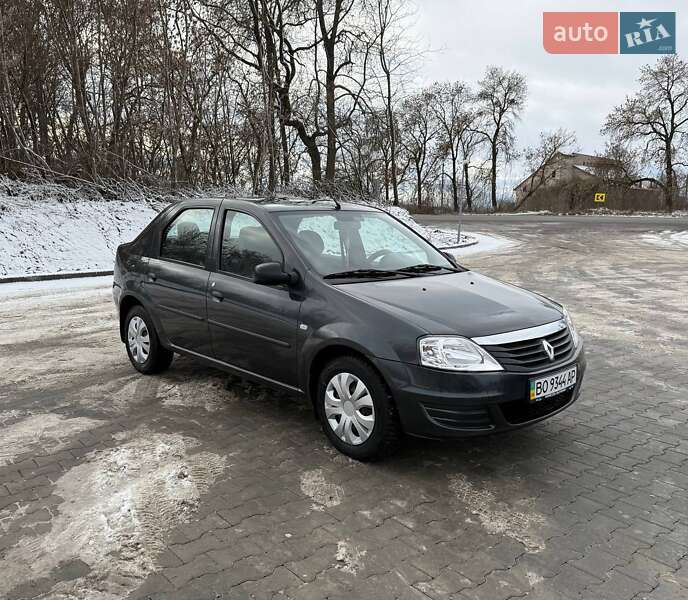 Седан Renault Logan 2010 в 