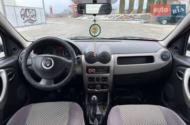 Седан Renault Logan 2010 в 