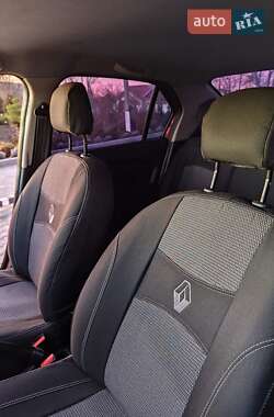 Седан Renault Logan 2014 в 