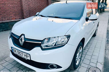 Седан Renault Logan 2015 в Стрые