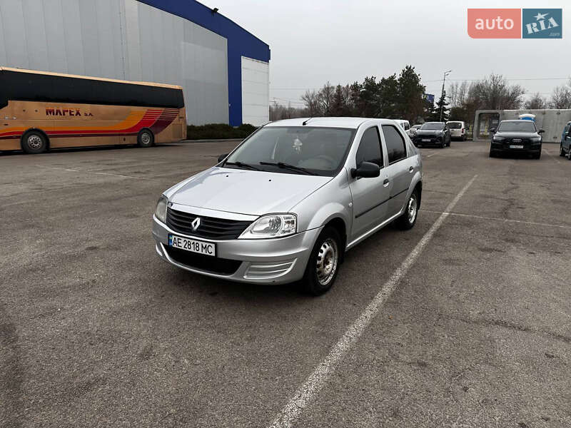 Седан Renault Logan 2012 в Днепре