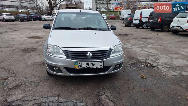 Седан Renault Logan 2012 в Дніпрі