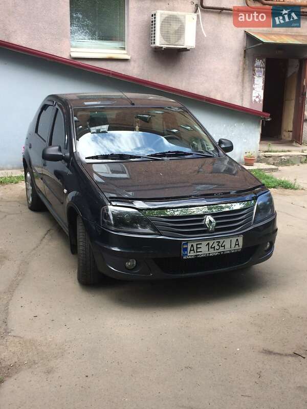 Renault Logan 2012