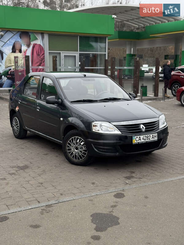 Седан Renault Logan 2010 в Киеве