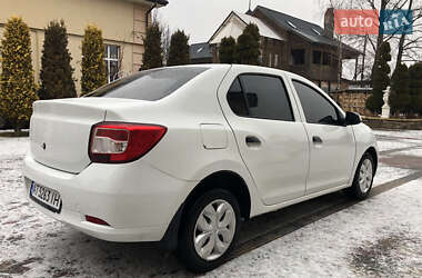 Седан Renault Logan 2013 в 