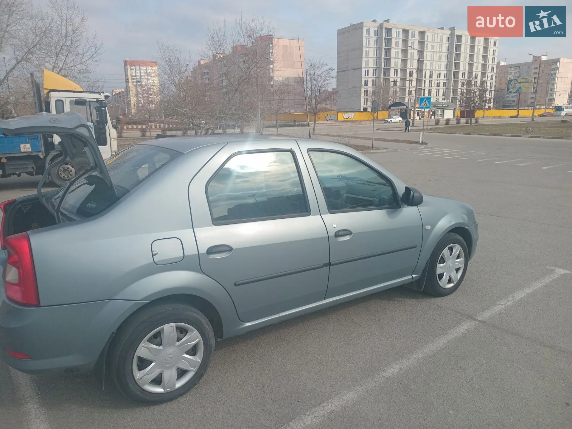 2010 Renault Logan - мініатюра 3