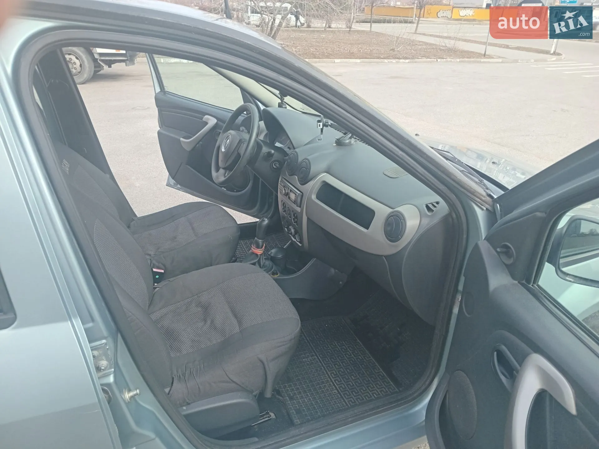 2010 Renault Logan - мініатюра 15