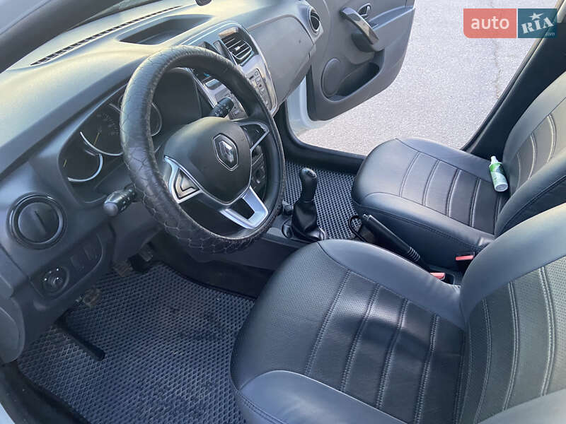 Універсал Renault Logan 2017 в Чернівцях