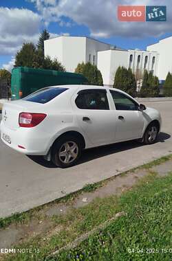 Седан Renault Logan 2015 в 