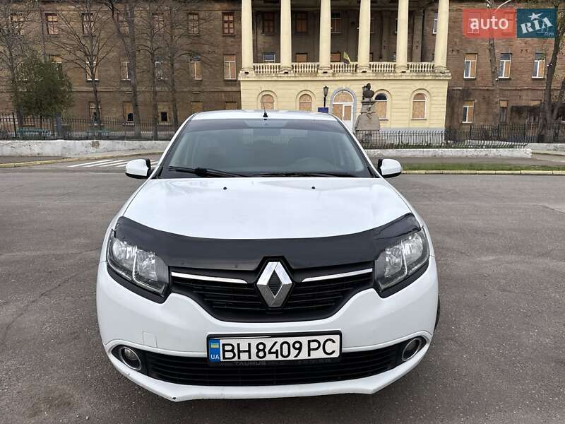 Седан Renault Logan 2013 в Миколаєві