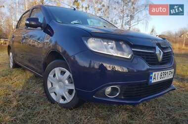 Седан Renault Logan 2015 в 