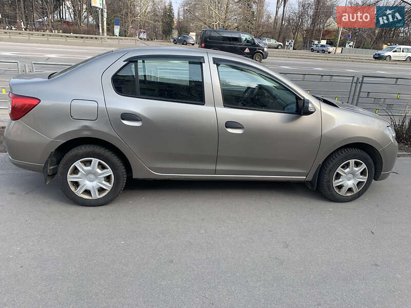 Седан Renault Logan 2013 в Києві