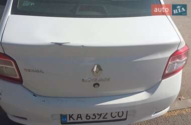 Седан Renault Logan 2015 в 