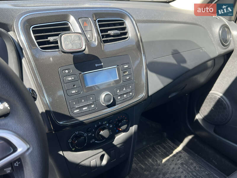 Седан Renault Logan 2019 в Дніпрі