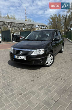 Седан Renault Logan 2010 в 