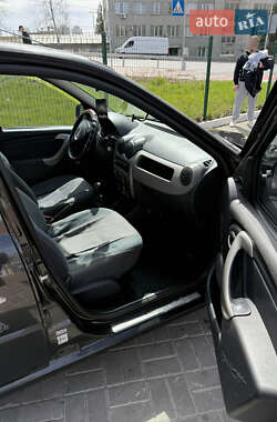 Седан Renault Logan 2010 в 