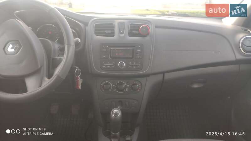Седан Renault Logan 2014 в Козелеці