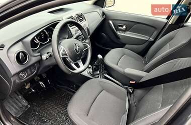 Седан Renault Logan 2017 в 