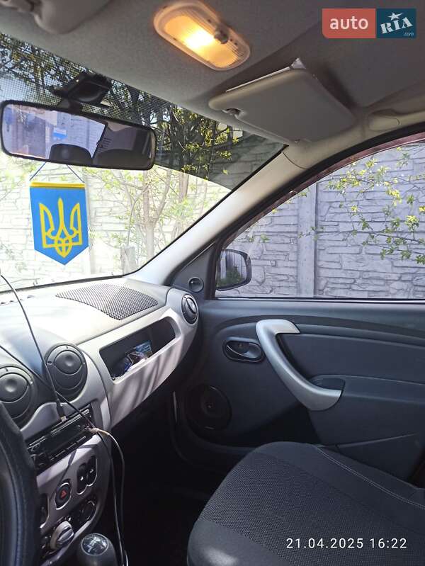 Седан Renault Logan 2012 в Дніпрі фото 25 Седан Renault Logan 2012 в Дніпрі