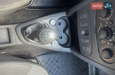 Седан Renault Logan 2013 в 