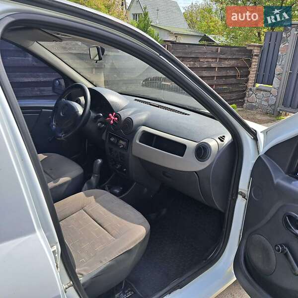 Седан Renault Logan 2011 в Переяславі