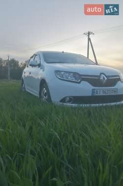 Седан Renault Logan 2013 в 