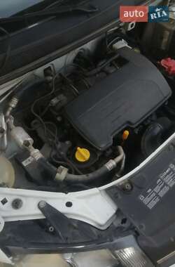 Седан Renault Logan 2013 в 