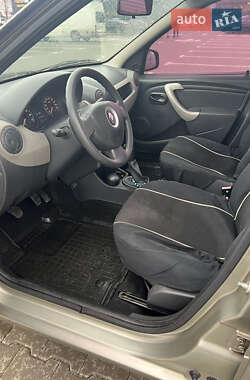 Седан Renault Logan 2009 в 