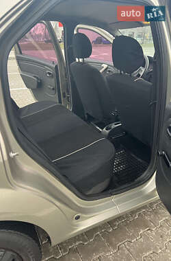 Седан Renault Logan 2009 в 