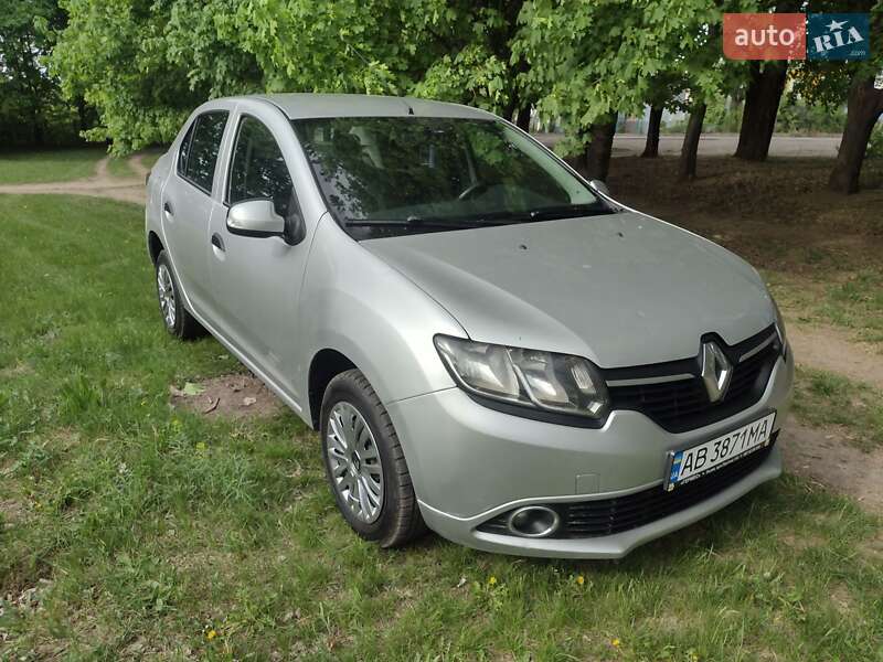 Седан Renault Logan 2014 в 