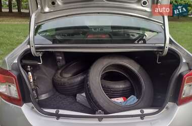 Седан Renault Logan 2014 в 