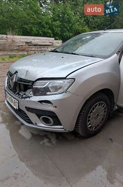Седан Renault Logan 2018 в 