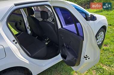 Седан Renault Logan 2013 в 