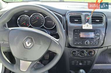 Седан Renault Logan 2013 в 