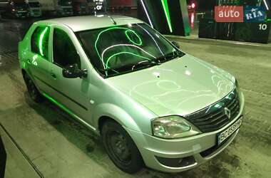 Седан Renault Logan 2010 в 