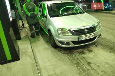 Седан Renault Logan 2010 в 